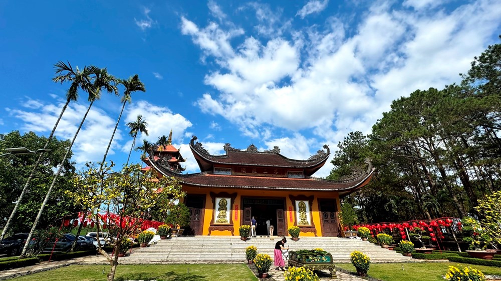 Bài 1: Khi những bánh xe mùa xuân lăn bánh - ảnh 8