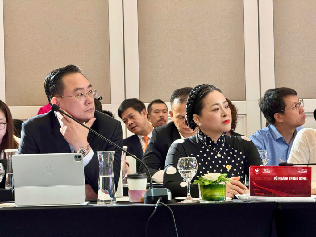 Hình ảnh khách mời tại Phiên 3: “Mài sắc các mũi nhọn chiến lược – Vươn tầm quốc tế”