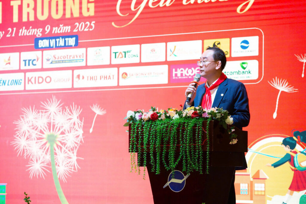 Ông Nguyễn Ngọc Tấn – Chủ tịch CLB Du lịch Doanh nhân trẻ Việt Nam – có đôi lời phát biểu, gửi gắm thông điệp ý nghĩa đến các em nhỏ