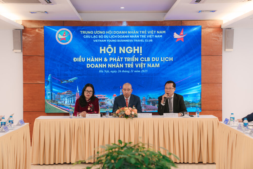 Ông Nhan Hạnh Nhơn - Phó Chủ tịch CLB Du lịch Doanh nhân trẻ Việt Nam trình bày định hướng hoạt động của CLB năm 2026