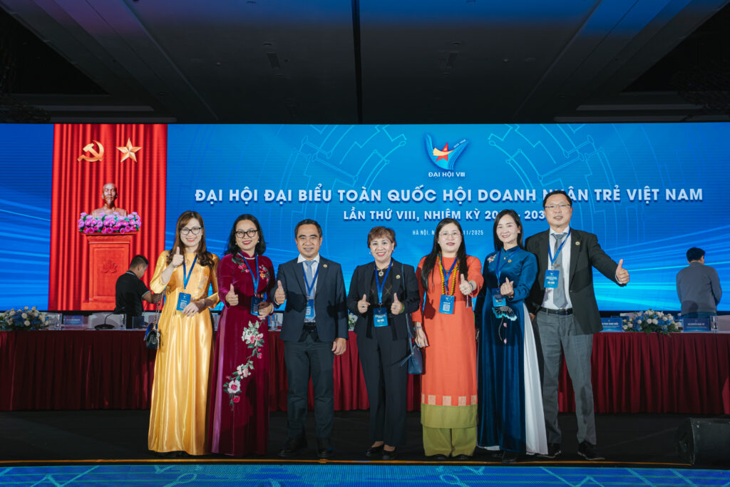 Đại biểu CLB Du lịch Doanh nhân trẻ Việt Nam tham gia Đại hội